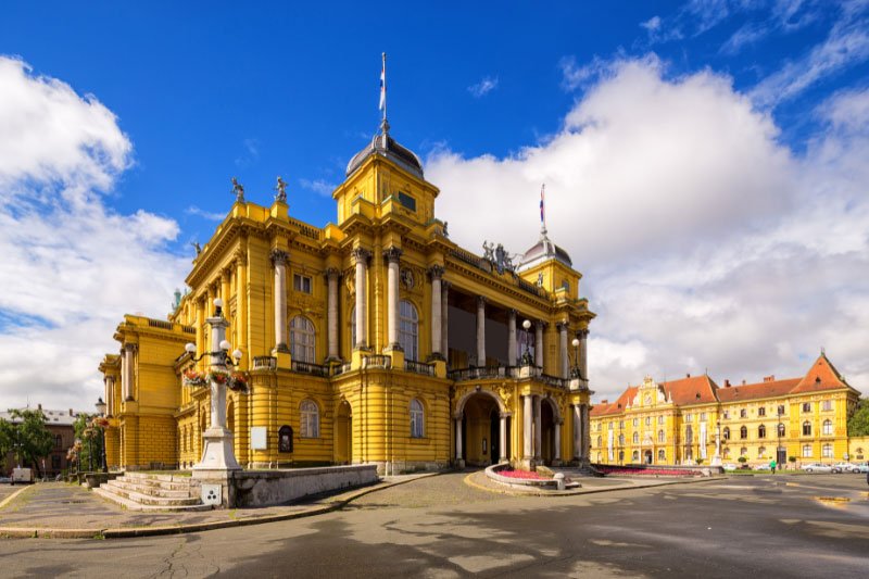Blick auf das kroatische Nationaltheater in Zagreb