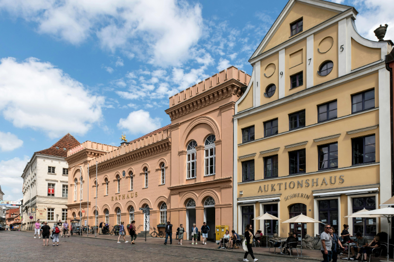 Altstädtisches Rathaus und Auktionshaus am Mark in der Schweriner Altstadt.